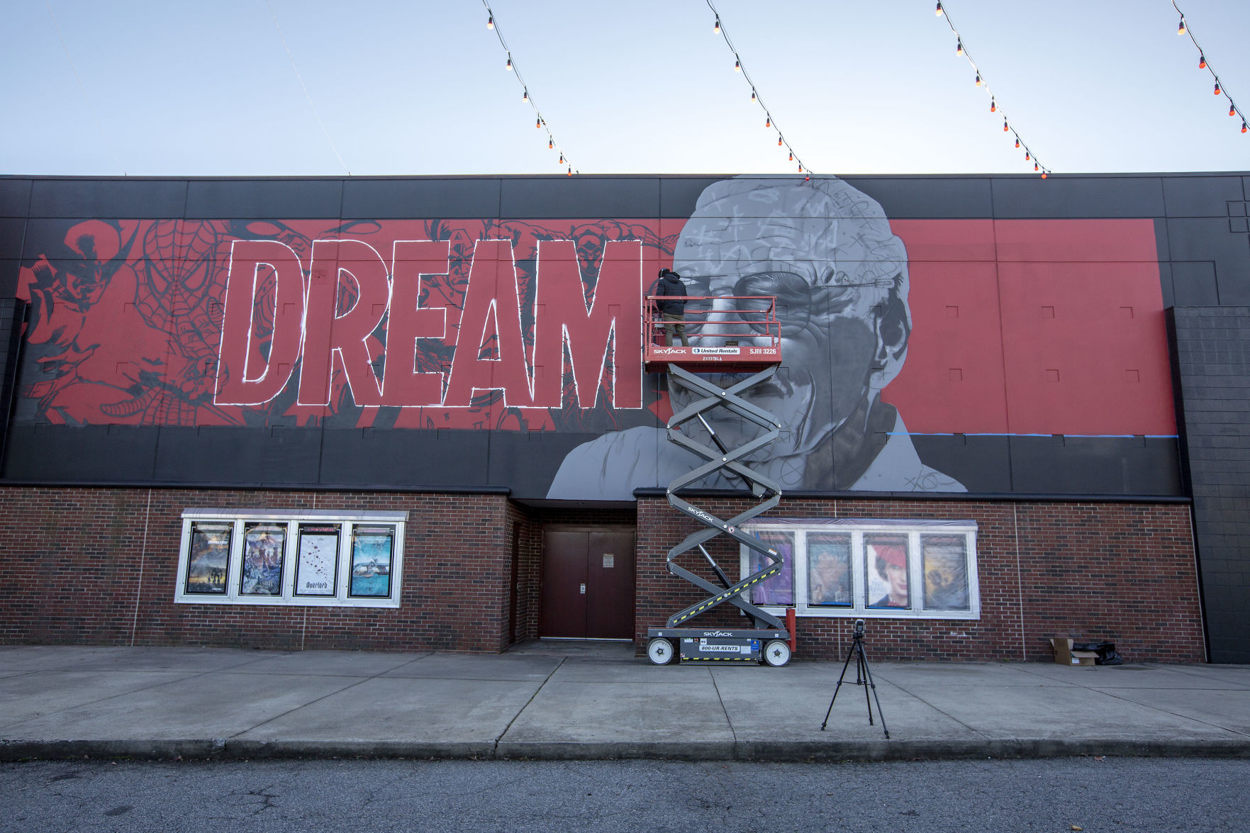 20181125g_nws_murals